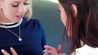 Dyke Lexi Belle seduces Kendra Spade and makes her cum hard