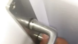 Schleimen vor dem Pissen 1