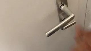 Schleimen vor dem Pissen 2