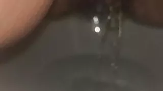 HD Wife pee