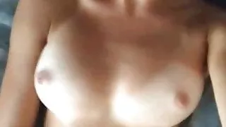 Hot naked brunette used a vibrator on herself, homemade vid