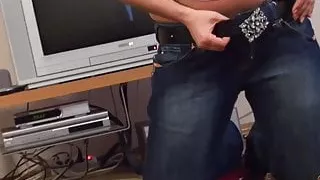 I want to tease you in my skin tight jeans