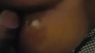 Auf die Wangen genagelt