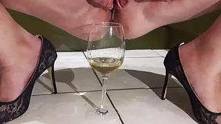 My Hot BBW WIfe pissing in a glass