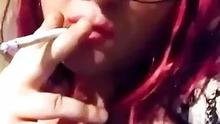 cdChloe gibt einem schwarzen Schwanz Dildo einen kleinen Blowjob