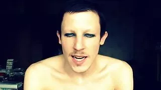 Twink ist immer hungrig nach rohem Schwanz