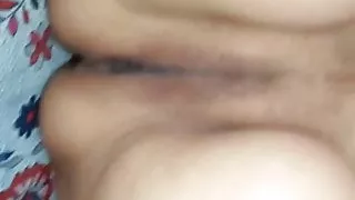 my girlfriend  play with mobe