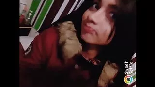 Super süße Teenager-Falle, die super zimperlich ist