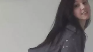 Carolzinha SG rebolando a bunda