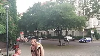 Twink ist immer hungrig nach rohem Schwanz