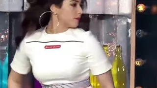 Sexy tammana ko dekh kar hilaoo