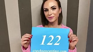 Casting-Erfahrung endet für Mädchen in heißem Sex