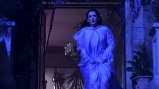 Sadie Frost, Winona Ryder - ''Bram Stoker's Dracula'' 02