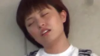 Japanese amateur fingering herself slowly in public