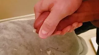 Wichsen und Sperma auf der Toilette
