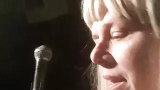 Wotlds sexiest funoest sexy bkomde comedian