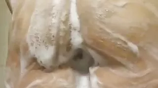 L.v. Big Ass In The Shower