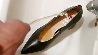 Piss in wifes high heels