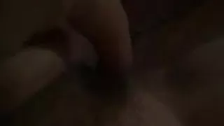 Mature playing her pussy