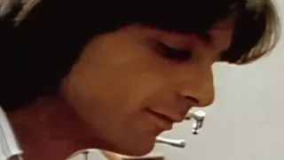 Schwuler Patient wichst, während Dildo von heißem Arzt gefickt