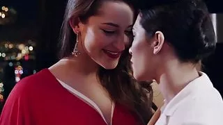 Classy dykes Dani Daniels and Raven Rockette lick each other