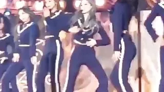 Twice momo seductive dance
