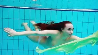 Nina Mohnatka shows hairy pussy