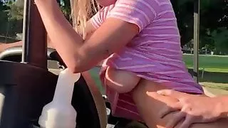 Gabbie Carter fickt mit Caddy Guy