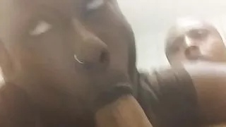 Ich liebe große schwarze Schwänze in meinem Mund