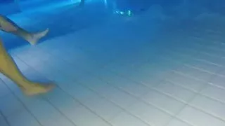 underwater 1-yo