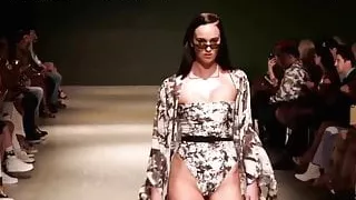 Candice Cuoco  Spring Summer 2019