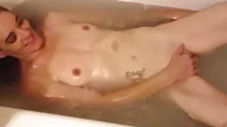 MILF having a good time in the tub and wants me to join