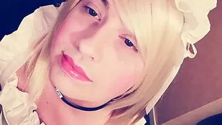 Sissy Maid Noemie spielt hier mit Boyfriend Vibrator