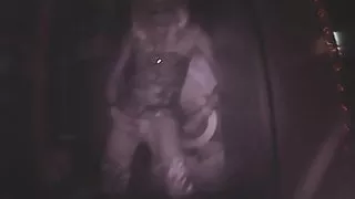 Sissy spielt in einer Gloryhole Booth und SilkeTV ist dabei