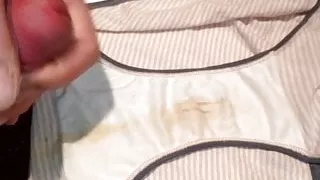 Cumming on dirty panties