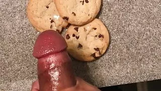 Jerking off on cookies