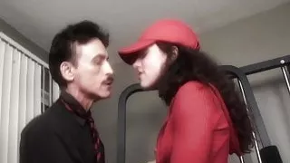 Alter Sack fickt junges Teen