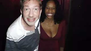 Schöne schwarze Titten Happy Theater Gang Bang