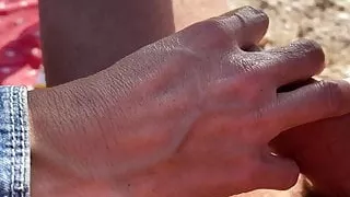 Handjob am Strand