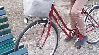 Twink ist immer hungrig nach rohem Schwanz