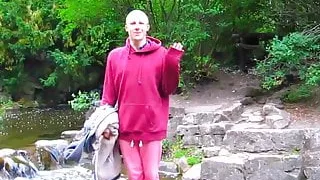 Twink ist immer hungrig nach rohem Schwanz