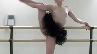 Dora Tornaszkova petite flexi blonde