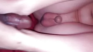 Mein kleines Luder gibt mir einen Fußjob