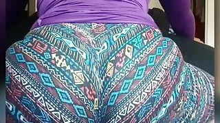 Big fat bubble butt sissy in tights shaking ass