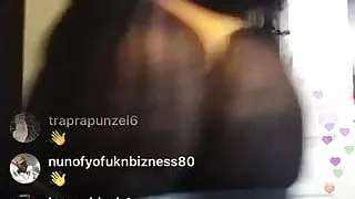 Thick ebony twerking