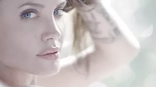 Angelina Jolie Pub Guerlain