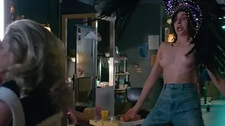 Alison Brie, Betty Gilpin - ''GLOW'' s3e03