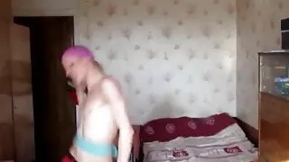 Twink ist immer hungrig nach rohem Schwanz