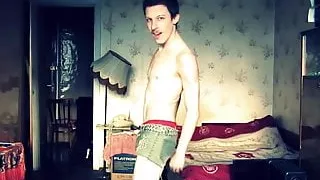 Twink ist immer hungrig nach rohem Schwanz