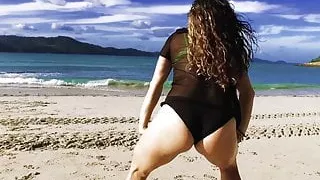 TWERK SLUT - AUSSIE - SHakE on BeACH.